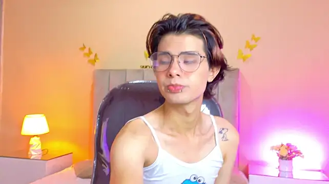 צ'אט XXX בשידור חי של Derek_Sinn