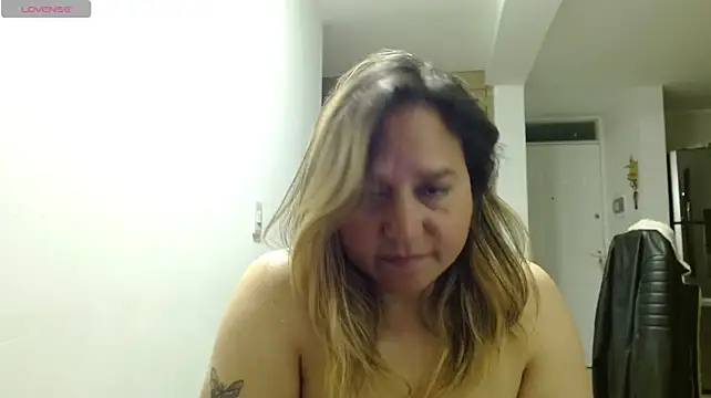 LauraReevesのライブXXXチャット
