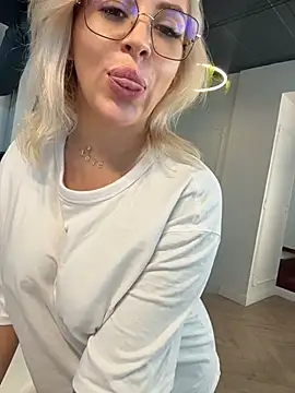 IveySin - Unlock my best booty pose 😈