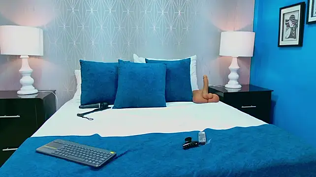 VickyWalles - A sexy dance with striptease 👙