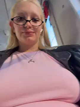 Chat XXX ao vivo de Elfi_InPublic