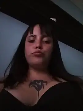 lucylovles Show in webcam