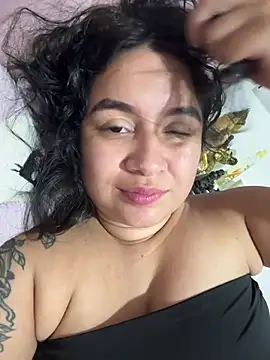 Pretty_Isadora - Silence, people nearby