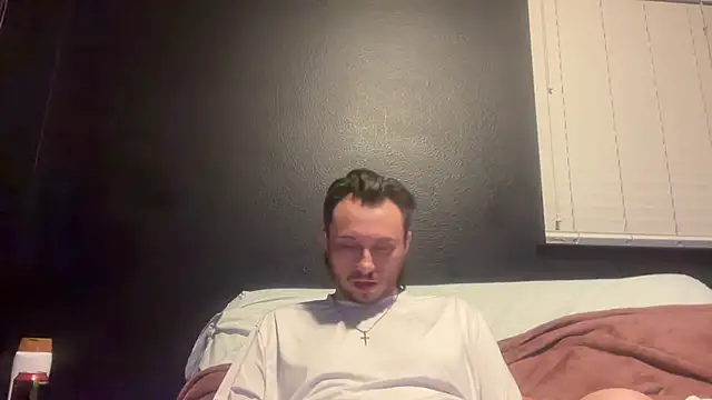 צ'אט XXX בשידור חי של hungandcloudy
