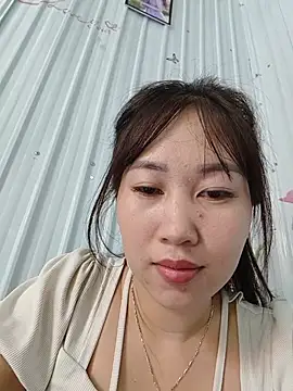 Elly_love2 Adlı Modelin Canlı XXX Sohbeti
