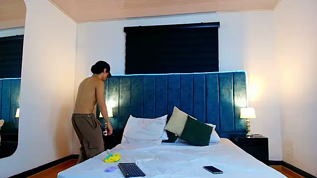 Ethan_Briggs_'s Live XXX Chat