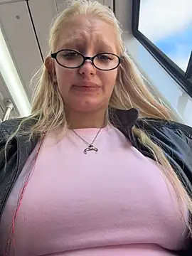 Elfi_InPublic