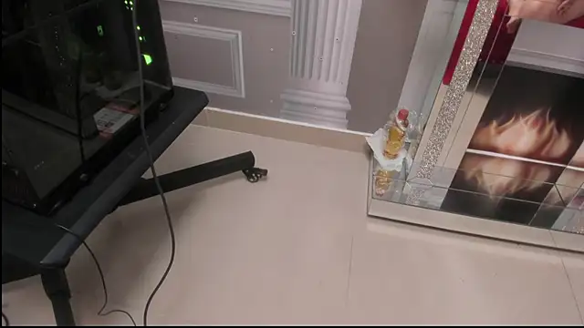 Evarosses__ - ONE FINGER IN ASS