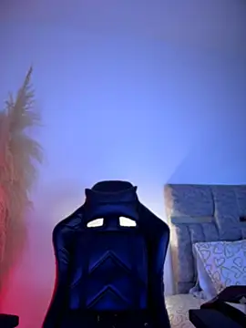 Chatroom XXX en direct de saracaball_