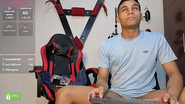 Živý XXX chat GoldenBoyDuo