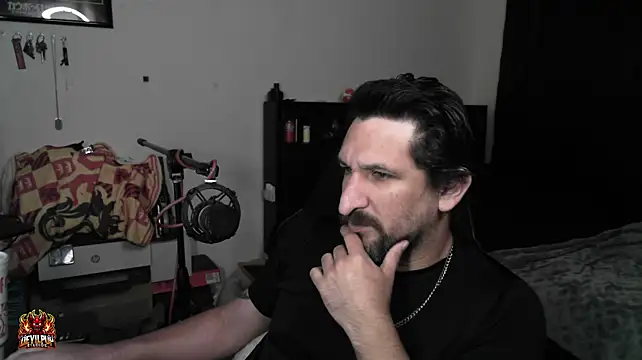 DevilPup75_ élő XXX-chatje