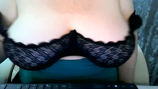 Czat XXX na żywo – EmilyaLooo
