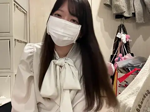 y-u-r-a-33's Live XXX Chat
