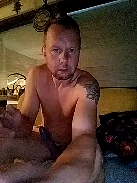 Hornybiboy66 Show in webcam