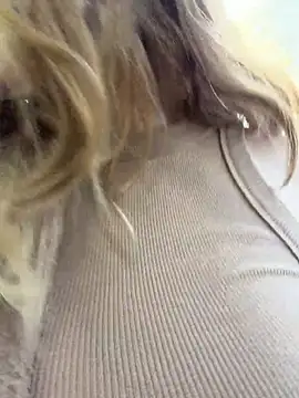 צ'אט XXX בשידור חי של _NotYourSlut_