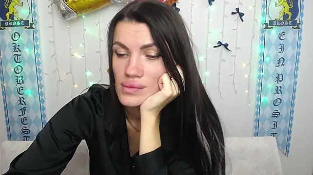 Chat +18 de MilaLoona ao vivo