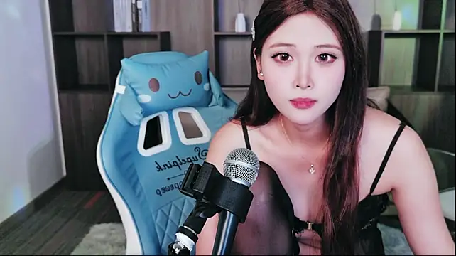 yiyi__01 Live XXX-chat
