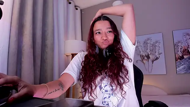 Chat XXX en directo de charlotte_bluee