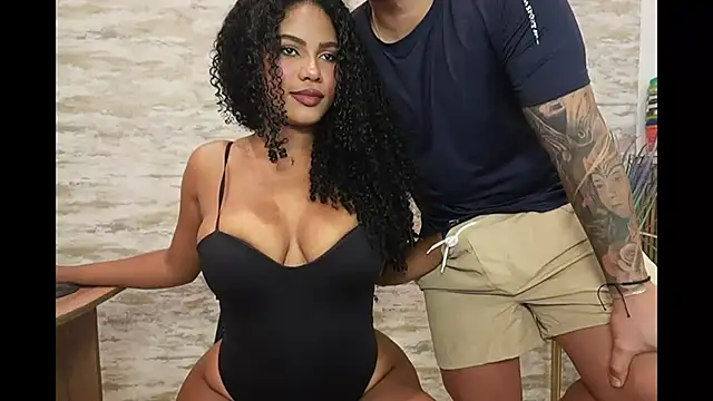 XXX chat uživo modela HOTBLACKANDWHITE2