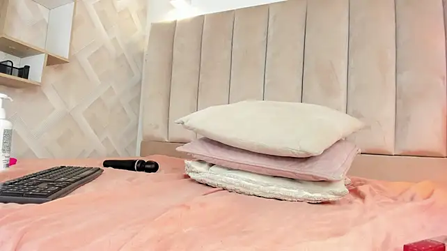 Anniie_Queen - ⭐Fuck my pussy⭐My Domi is ON⭐