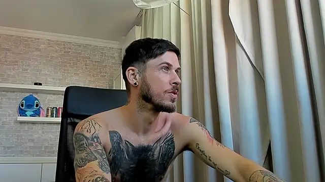 JonahShaw Adlı Modelin Canlı XXX Sohbeti