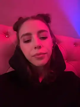Lolya_'s Live XXX Chat