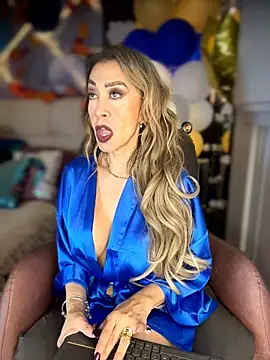 EvelinaGrey - MAKE ME DRINK BEER WHILE I MASTURBATE🍻