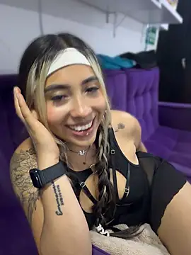 ManuelaVeeleez's Live XXX Chat