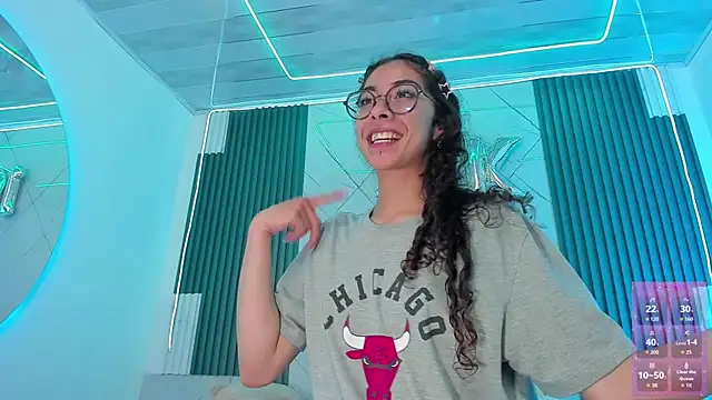 Sarah_Moon1 - Cream on my butt+slap 😋🤤