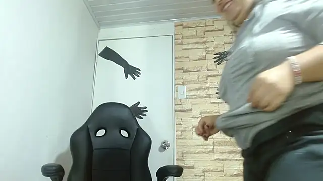 Chat XXX en directo de monick_hot
