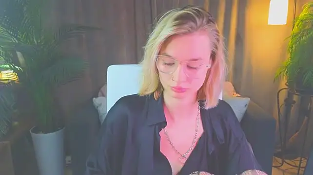 NoraMoreaun Live XXX chat