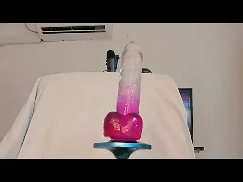 צ'אט XXX בשידור חי של CharloteEvans__