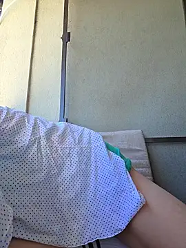 Risky_woman - NEIGHBOURS SEE ME .NAKED CUM WIN SNAPCT