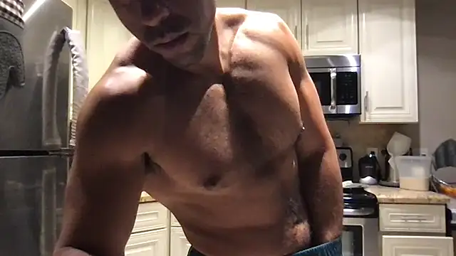 BigGuyMuscle live XXX chat
