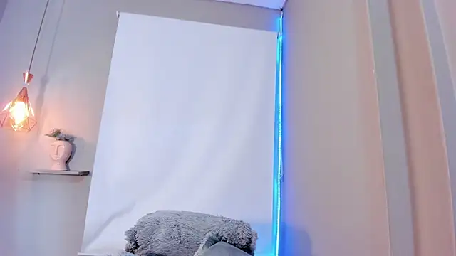 Roxy_Stonee - two fingers in the ass