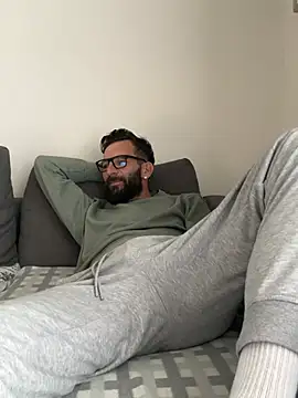 Czat XXX na żywo – Michel_huge