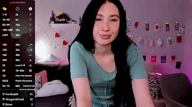 Chat XXX en directo de EmiBunny_