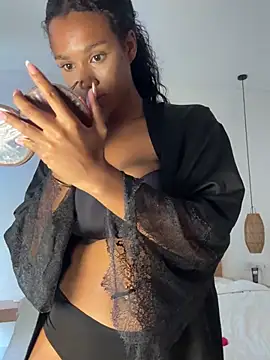 bambigirlxx Adlı Modelin Canlı XXX Sohbeti
