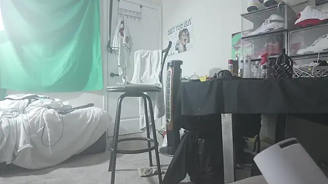Triggerhappycj100 Chat XXX in diretta
