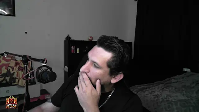 Chatroom XXX en direct de DevilPup75_