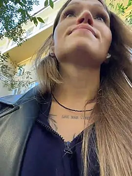 StreetSquirt - massage boobs in public