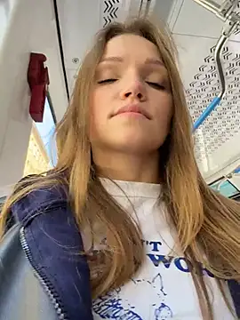 StreetSquirt - squeeze booty in panties in public