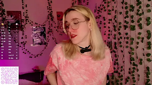 AnnikaPrincess - Take off my top