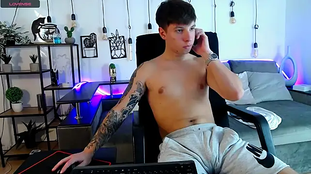 ThomasEdisonn লাইভ XXX চ্যাট