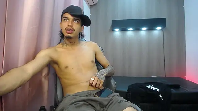 Tayson_Hot: απευθείας συνομιλία ΧΧΧ