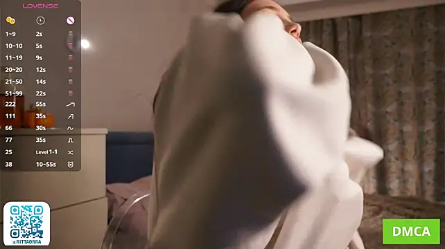LizbethGee - 1 finger wave into my pretty pussy