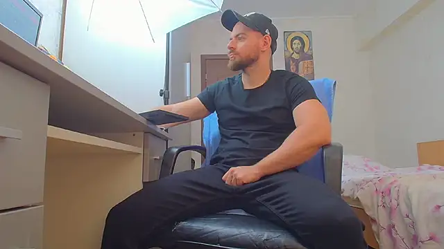 Ryanstone_: διαδικτυακό σόου στην κάμερα
