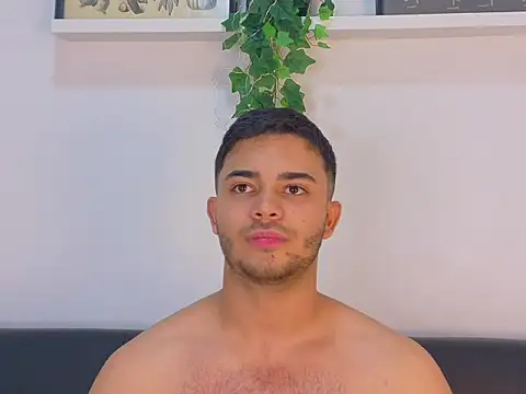 TylerWest_: απευθείας συνομιλία ΧΧΧ