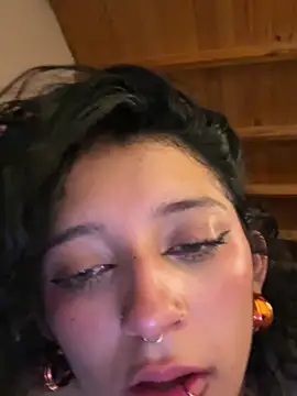 Pokazy przed kamerką – cleo_foxy