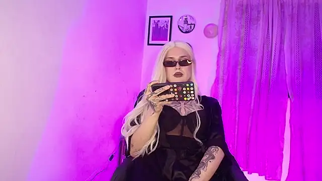 Dark_cosmos' Webcam Show